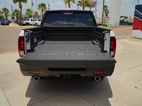Used 2025 Honda Ridgeline Black Edition image 7
