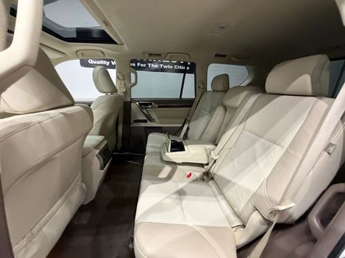 Used 2015 Lexus GX 460 w/ Premium Package image 26