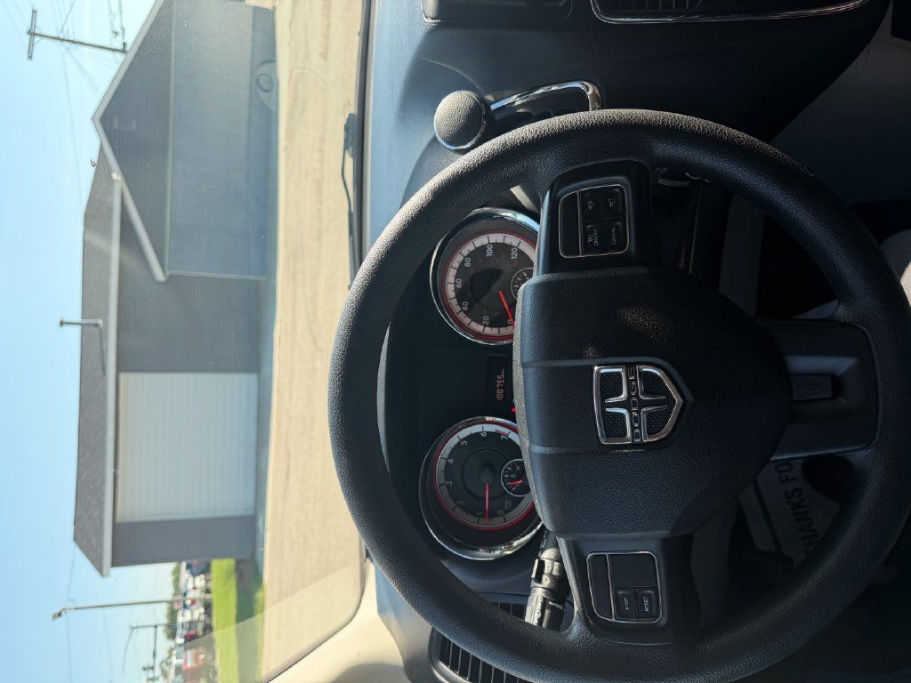 Used 2018 Dodge Grand Caravan SE FWD image 11