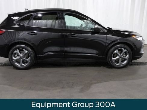 Used 2023 Ford Escape ST-Line FWD image 2