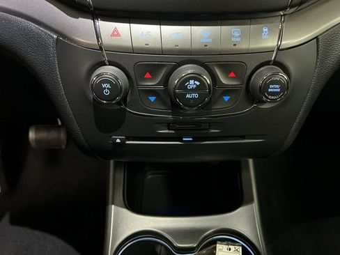 Used 2016 Dodge Journey Crossroad FWD image 18