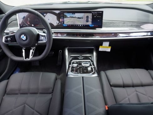 New 2025 BMW 740i w/ Executive Package image 5