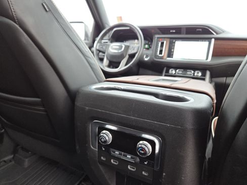 Used 2023 GMC Yukon Denali Ultimate AWD/4WD image 31