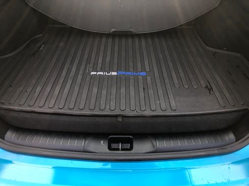 Used 2017 Toyota Prius Prime Advanced FWD image 26