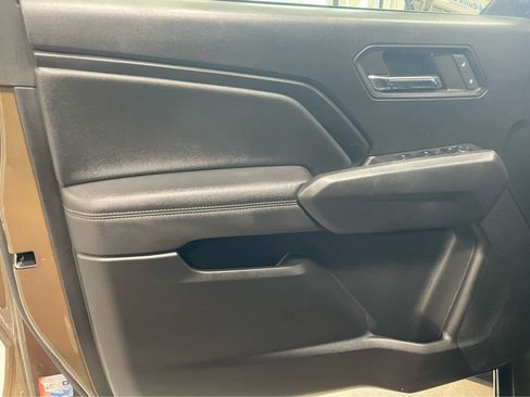 Used 2023 Chevrolet Colorado LT w/ LT Convenience Package AWD/4WD image 16