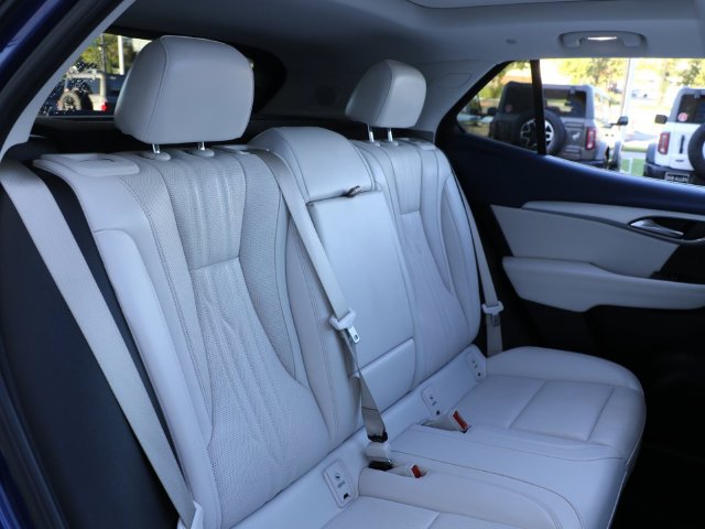 Used 2025 Buick Envision Avenir AWD/4WD image 14