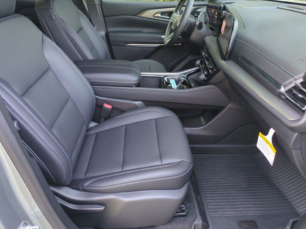 New 2027 Chevrolet Traverse LT w/ Driver Confidence Package AWD/4WD image 35