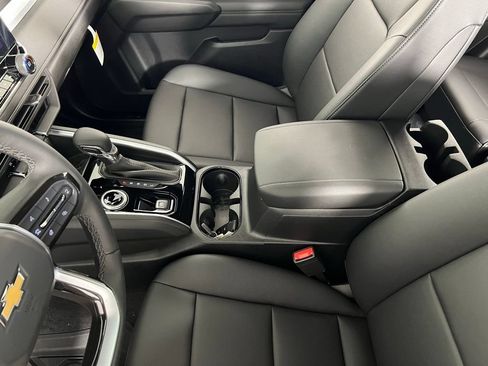 New 2025 Chevrolet Colorado LT w/ LT Convenience Package AWD/4WD image 19