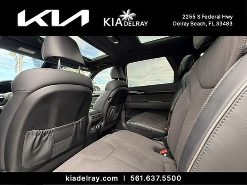 Used 2025 Hyundai Palisade Calligraphy AWD/4WD image 17