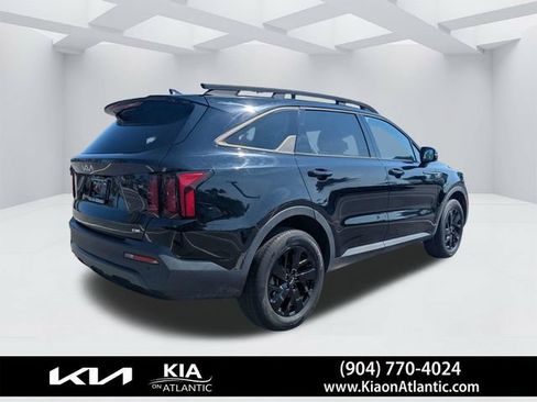 Used 2023 Kia Sorento S w/ Panoramic Sunroof Package AWD/4WD image 3