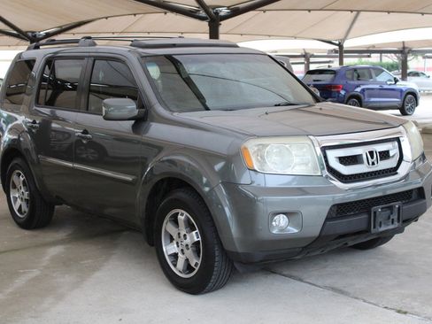 Used 2009 Honda Pilot Touring image 1