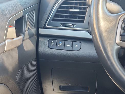 Used 2017 Hyundai Elantra Limited w/ Limited Ultimate Package 09 image 13