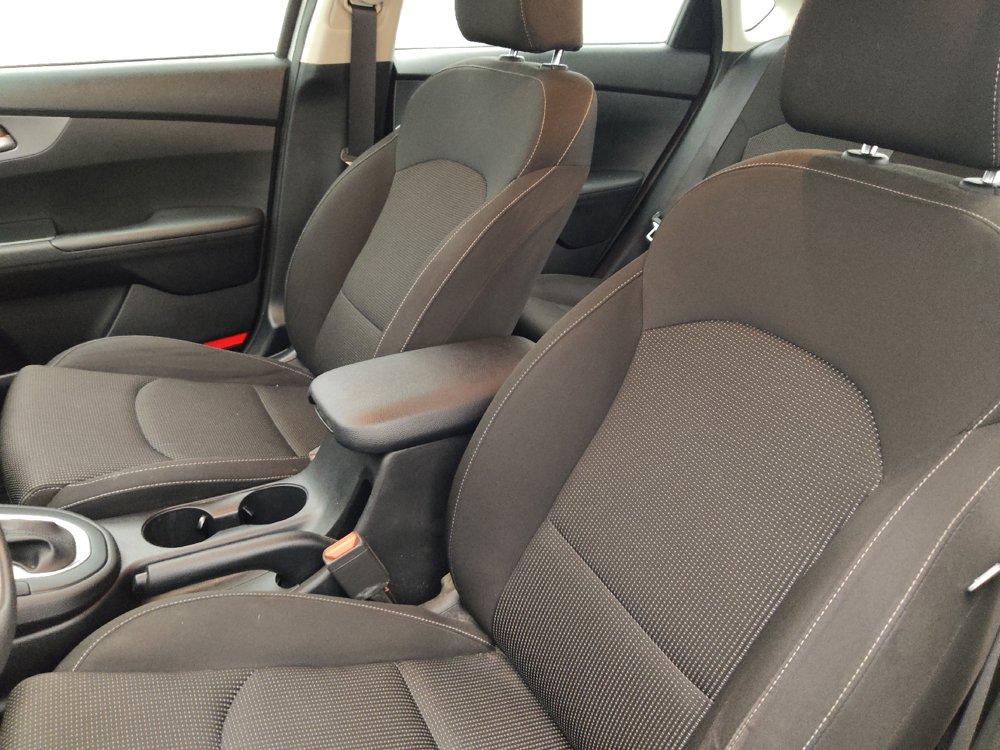 Used 2019 Kia Forte LXS FWD image 17