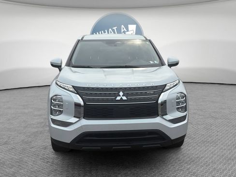 Used 2022 Mitsubishi Outlander ES AWD/4WD image 9