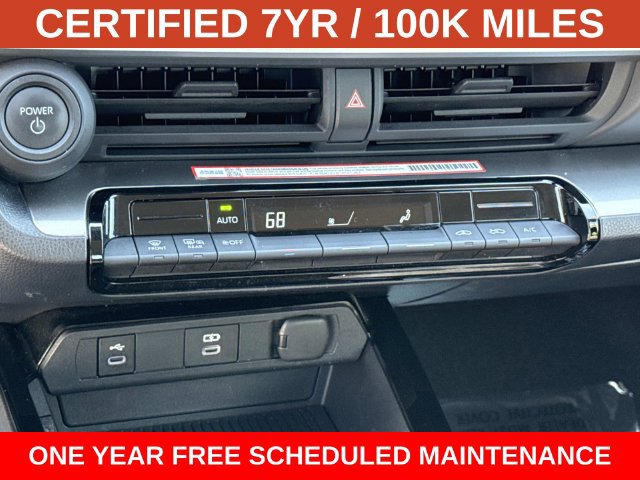 Used 2025 Toyota Prius LE FWD image 21