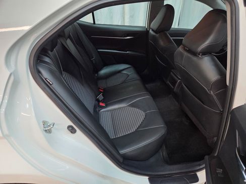 Used 2022 Toyota Camry SE FWD image 15