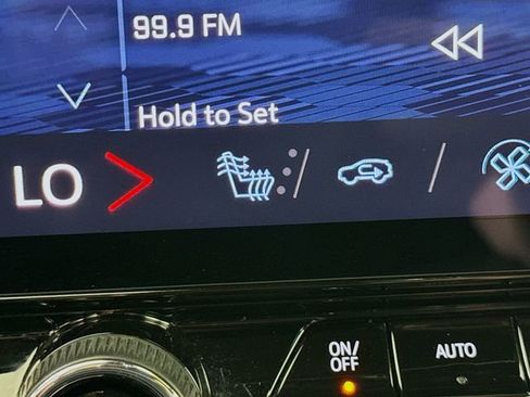 Used 2024 Chevrolet Blazer EV LT AWD/4WD image 21