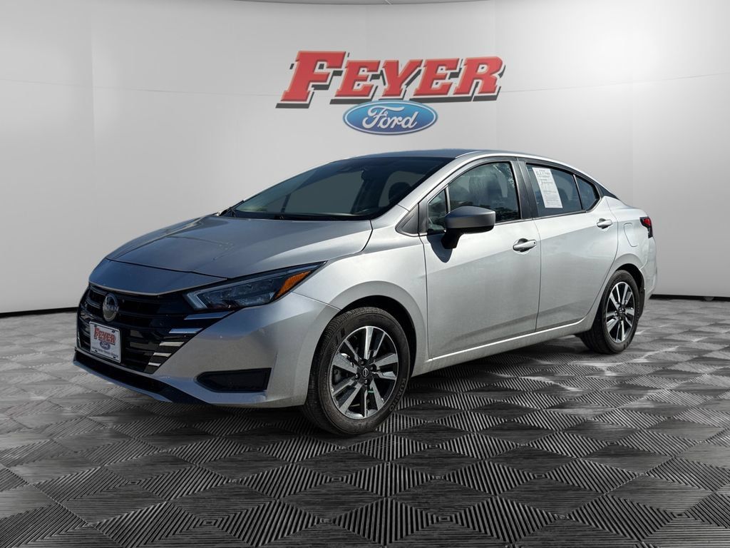 Used 2025 Nissan Versa SV w/ Trunk Package FWD image 1