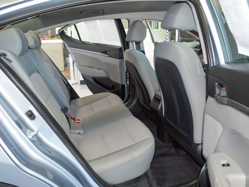 Used 2017 Hyundai Elantra SE FWD image 10