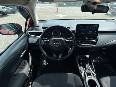 Used 2020 Toyota Corolla LE FWD image 11
