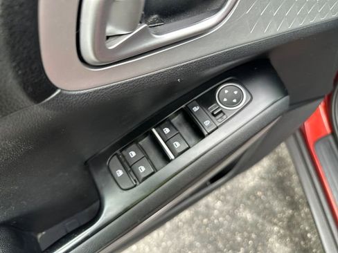 Used 2020 Kia Soul LX image 11