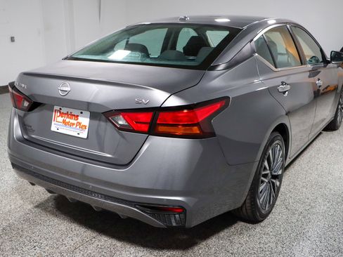 Used 2024 Nissan Altima 2.5 SV image 7