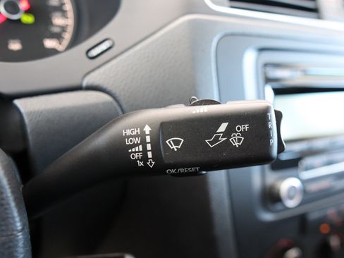 Used 2014 Volkswagen Jetta S image 25