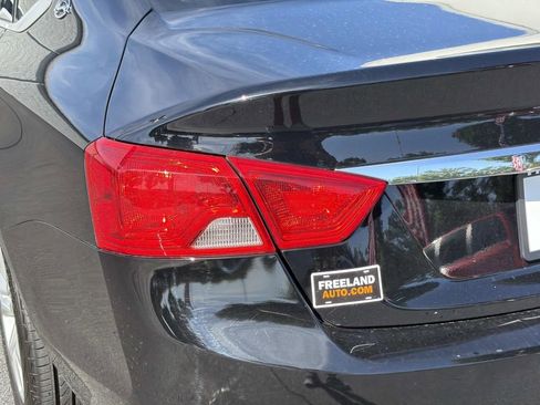 Used 2019 Chevrolet Impala LT FWD image 12