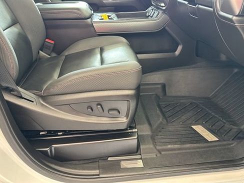 Used 2019 GMC Sierra 2500 SLT w/ All Terrain HD Package AWD/4WD image 22