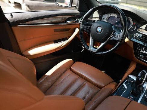 Used 2018 BMW 540i RWD image 23