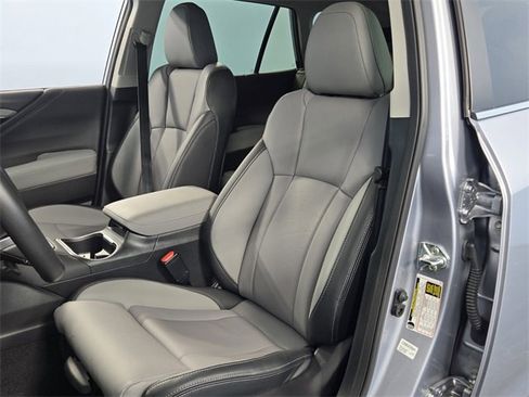 Used 2025 Subaru Outback Limited image 12