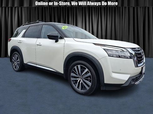 Used 2022 Nissan Pathfinder Platinum w/ Cargo Package AWD/4WD image 1