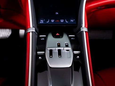 Certified 2025 Ferrari Roma Spider RWD image 35
