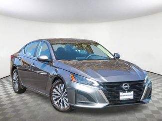 Used 2023 Nissan Altima 2.5 SV image 1