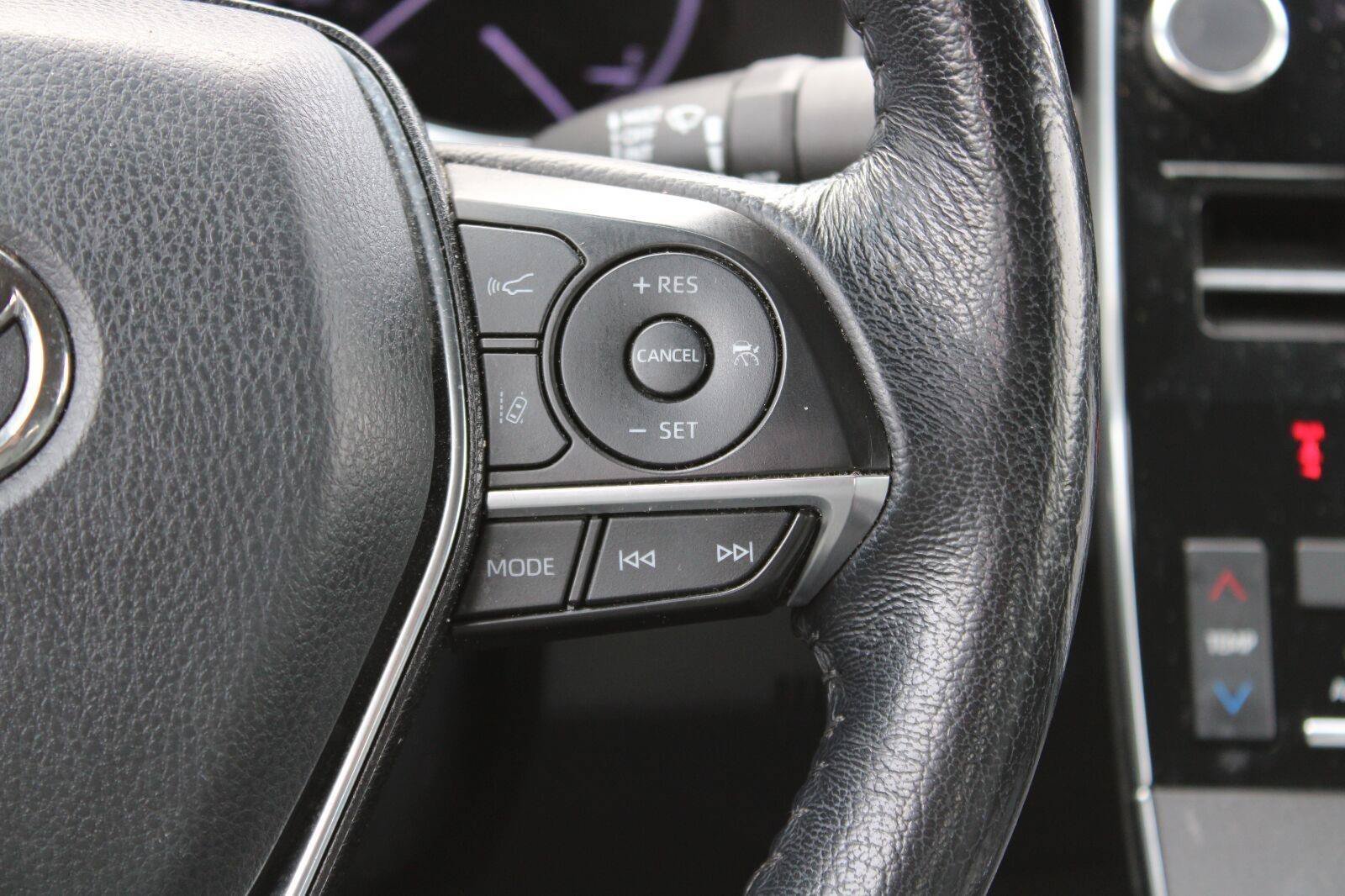 Used 2019 Toyota Avalon XLE FWD image 29
