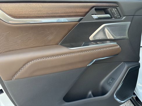 New 2026 GMC Acadia Denali Ultimate image 11