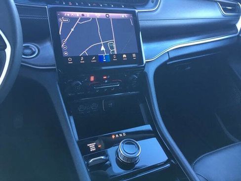 Used 2023 Jeep Grand Cherokee Limited image 28