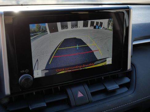 Certified 2025 Toyota RAV4 XLE AWD/4WD image 28