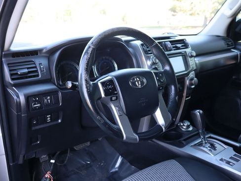 Used 2016 Toyota 4Runner SR5 AWD/4WD image 14
