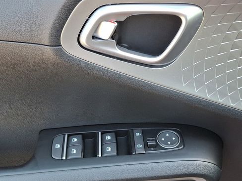 New 2025 Kia Soul S image 10