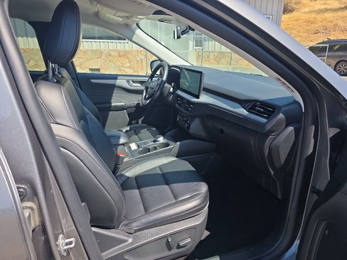 Used 2025 Ford Escape Platinum AWD/4WD image 11