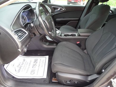 Used 2016 Chrysler 200 Limited Sedan FWD image 11