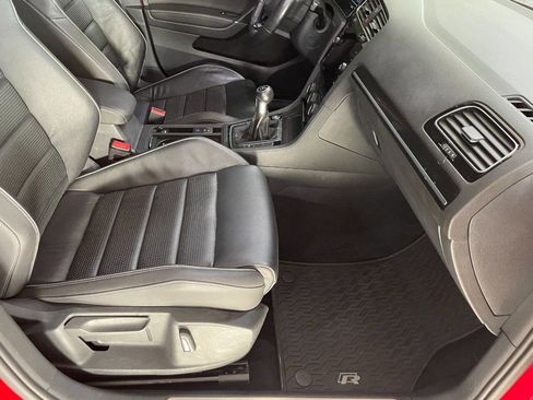 Used 2019 Volkswagen Golf R 4-Door image 29