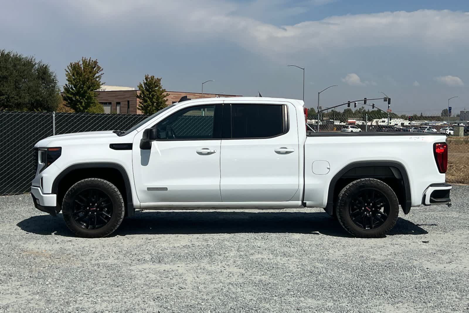 Used 2022 GMC Sierra 1500 Elevation AWD/4WD image 6