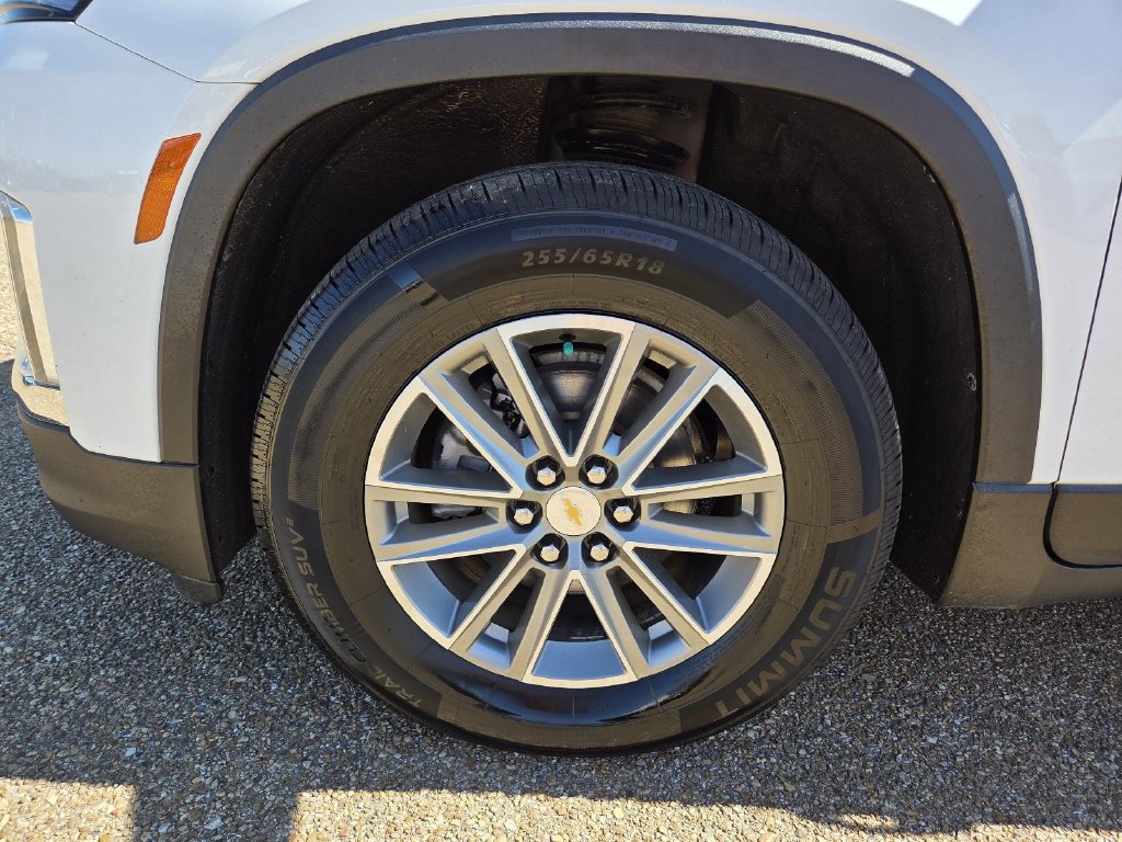 Used 2023 Chevrolet Traverse LT FWD image 25
