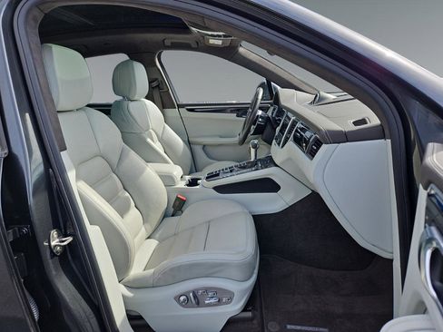 Used 2018 Porsche Macan S image 15