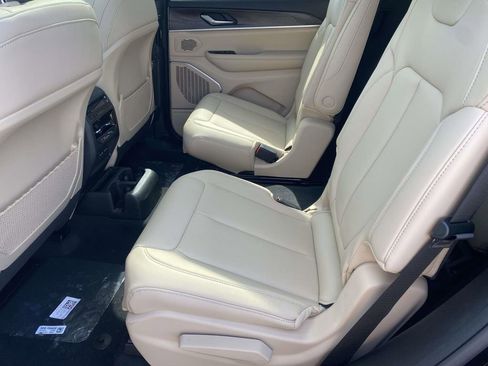 New 2026 Jeep Grand Cherokee L Limited w/ Limited Altitude Package RWD image 10