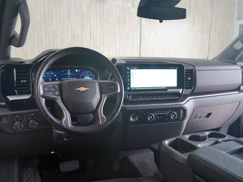 Used 2022 Chevrolet Silverado 1500 LT AWD/4WD image 11
