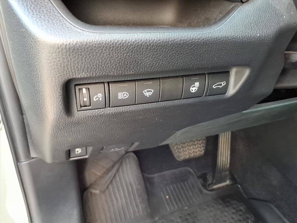 Used 2022 Toyota RAV4 XLE Premium AWD/4WD image 27