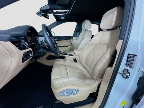 Used 2026 Porsche Macan image 5